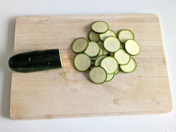 Sandwich aux courgettes sans gluten : prêt en 20 minutes et plein de saveur ! - Préparation etape 1