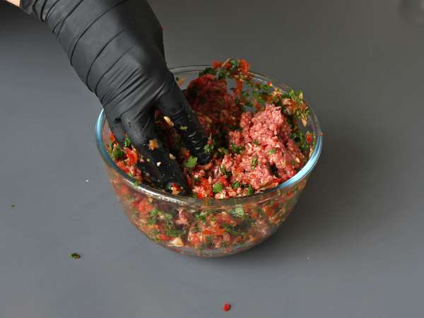 Lavash kebab avec des tortillas, les fameuses brochettes faciles cuites au four! - Préparation etape 4