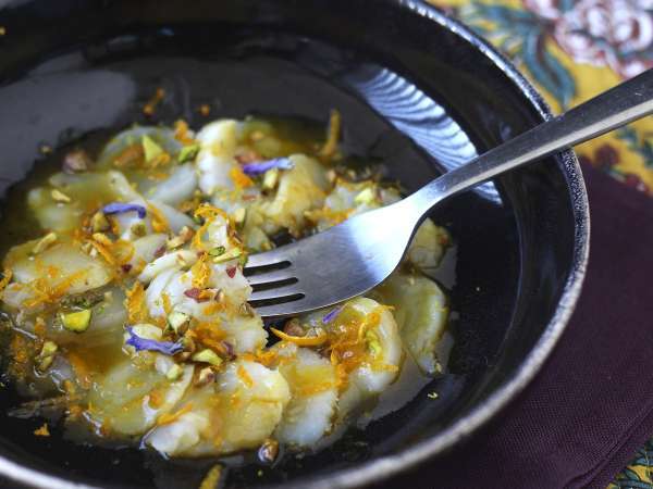 Carpaccio de coquilles Saint-Jacques, vinaigrette citronnée et pistaches - Préparation etape 4