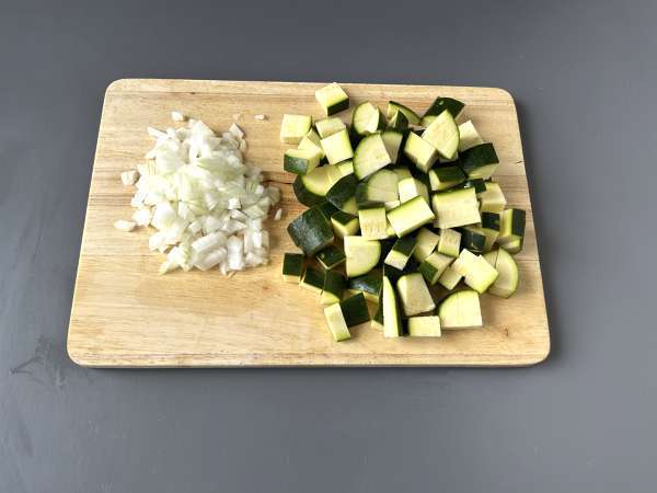Soupe courgette, pomme verte et yaourt, légère et acidulée! - Préparation etape 1
