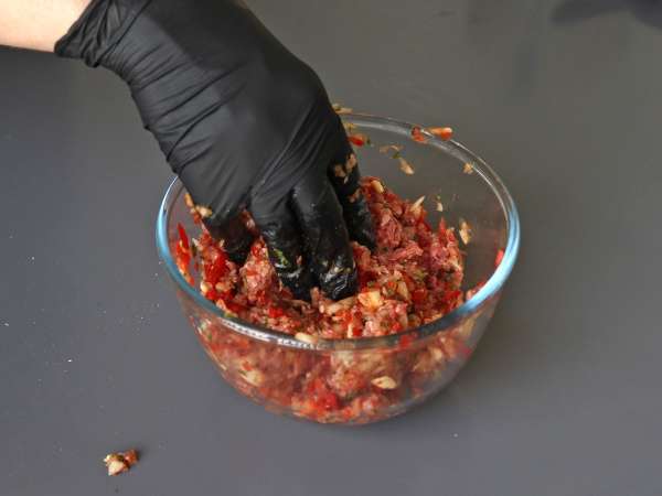 Aubergines farcies gratinées à la mozzarella - Préparation etape 5