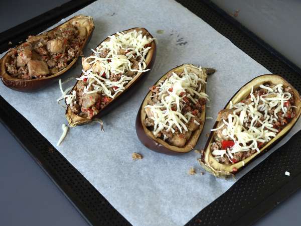 Aubergines farcies gratinées à la mozzarella - Préparation etape 7