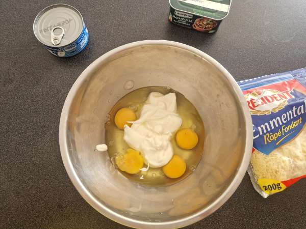 Quiche à la ratatouille et au thon - Préparation etape 3