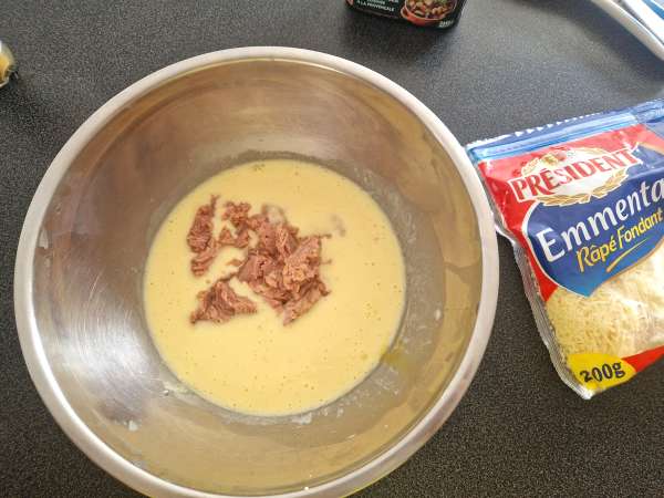 Quiche à la ratatouille et au thon - Préparation etape 4