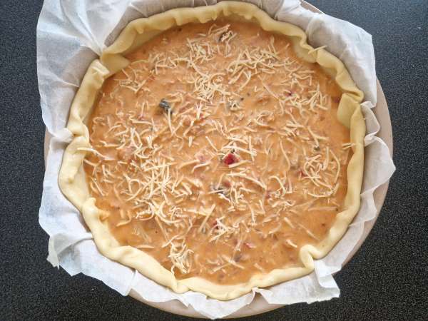 Quiche à la ratatouille et au thon - Préparation etape 7