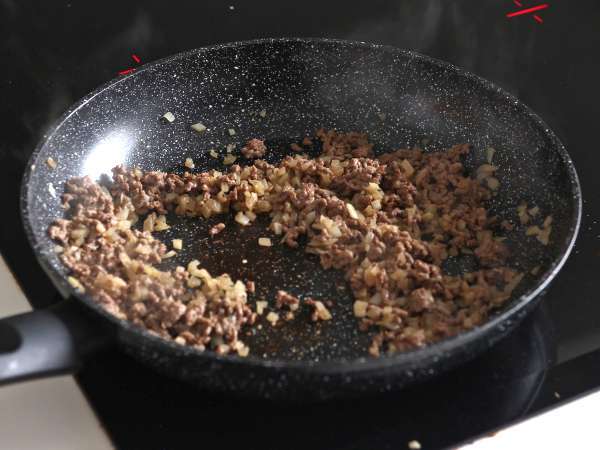 Nachos garnis parfaits pour un apéro dinatoire! - Préparation etape 2