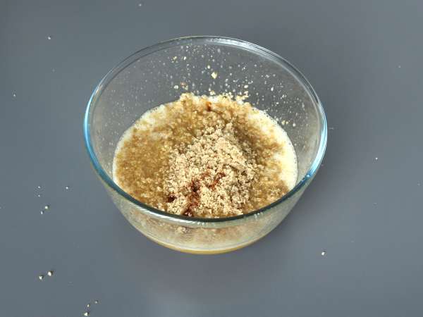Gâteau aux noix super facile à faire avec seulement 4 ingrédients - Préparation etape 3
