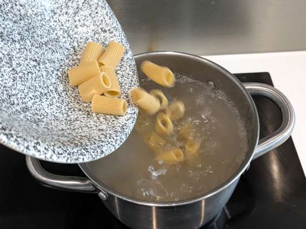 Gratin de pâtes aux champignons : la recette crémeuse parfaite pour l'automne - Préparation etape 5