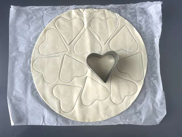 Biscuits fantômes : la recette d'Halloween la plus facile à réaliser avec les enfants - Préparation etape 1