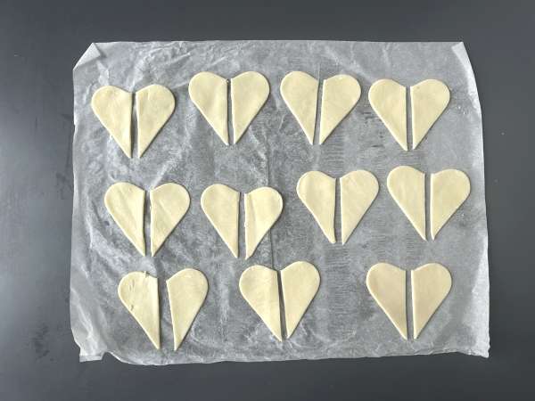 Biscuits fantômes : la recette d'Halloween la plus facile à réaliser avec les enfants - Préparation etape 2