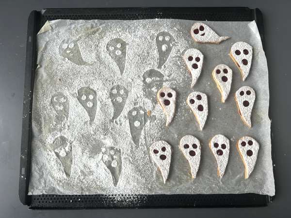 Biscuits fantômes : la recette d'Halloween la plus facile à réaliser avec les enfants - Préparation etape 6