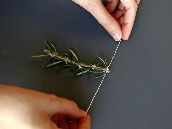 Cocktail avec un sapin enneigé à l'intérieur - Préparation etape 2