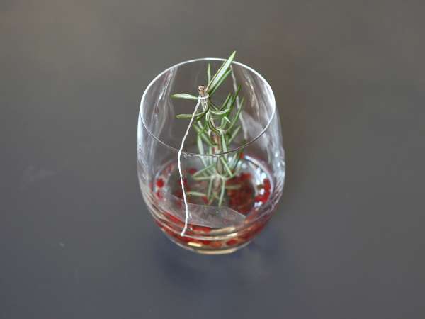 Cocktail avec un sapin enneigé à l'intérieur - Préparation etape 4