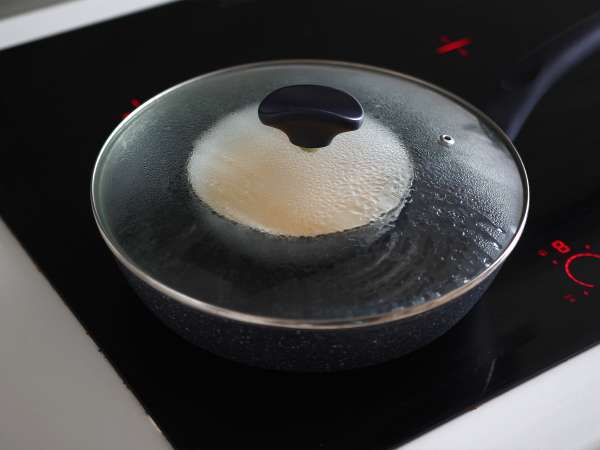 Chinese steamed eggs: la recette chinoise d'oeufs soyeux à la vapeur avec deux ingrédients! - Préparation etape 3