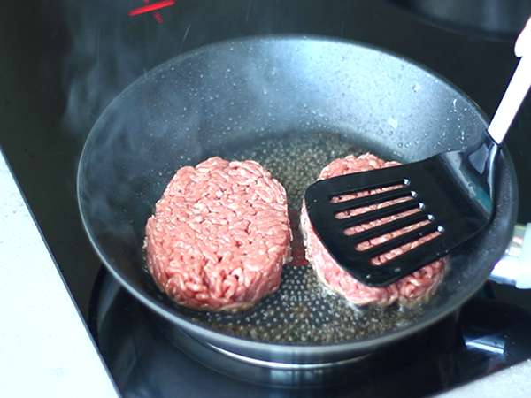 Cheeseburger, le célèbre burger que tout le monde aime! - Préparation etape 2