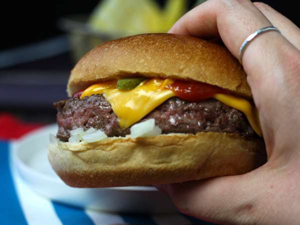 Cheeseburger, le célèbre burger que tout le monde aime! - Préparation etape 6