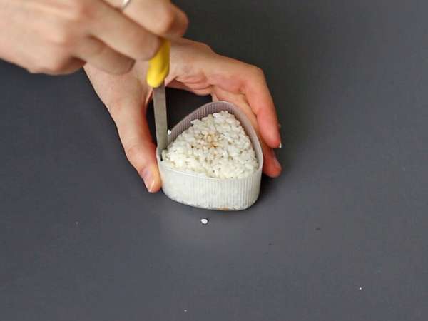 Onigiri aux jaunes d'œuf confits à la sauce soja - Préparation etape 7