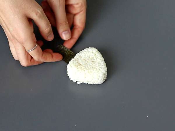Onigiri aux jaunes d'œuf confits à la sauce soja - Préparation etape 9