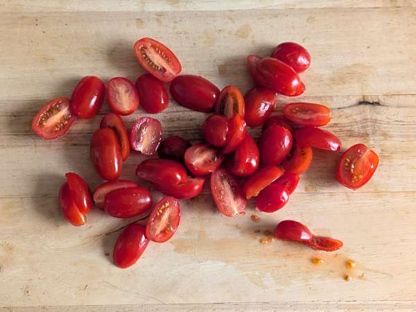 Calamars à la tomate : simples, parfumés et parfaits avec des pâtes ou du riz - Préparation etape 2