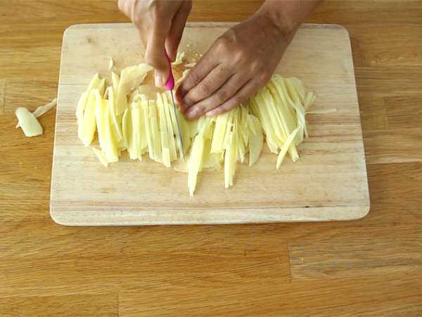 Pommes pailles, les allumettes de pommes de terre faciles à faire au Airfryer - Préparation etape 1