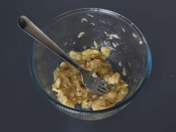 Muffins extra gourmands à la banane et aux pépites de chocolat - Préparation etape 1