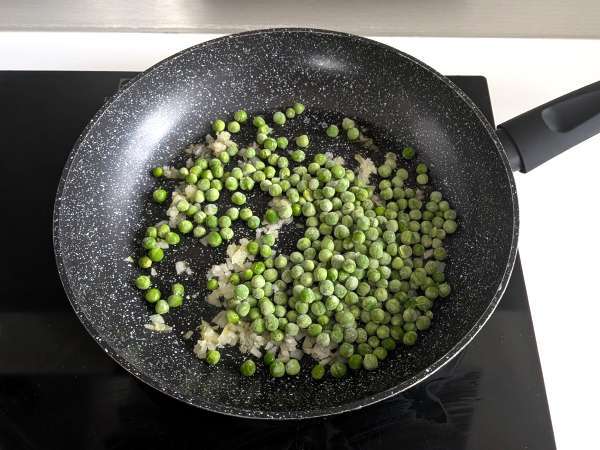 Gratin de pâtes au jambon, petits pois et fromage - Préparation etape 4