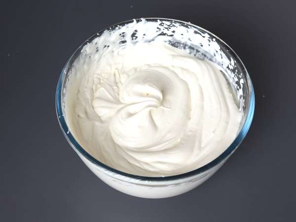 Charlotte aux fruits rouges avec des madeleines - Préparation etape 3