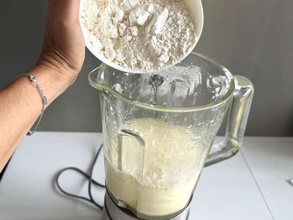 Cake aux sardines : une recette simple, moelleuse et pleine de goût - Préparation etape 5