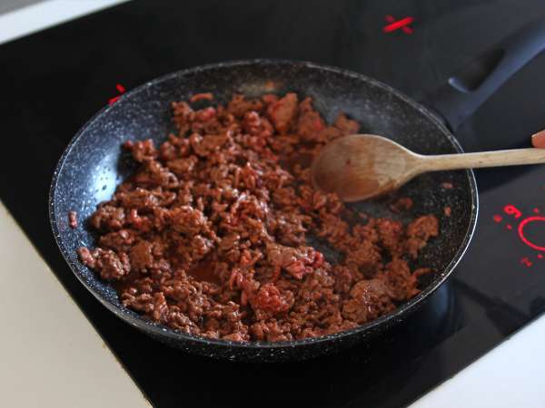 Tortillas garnies façon quesadillas au four avec une garniture au bœuf épicé - Préparation etape 2