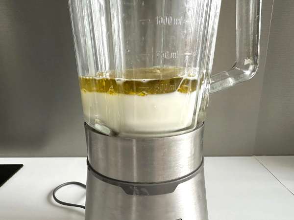 Pâte à cake salé au mixeur : facile, rapide et ultra moelleuse - Préparation etape 2