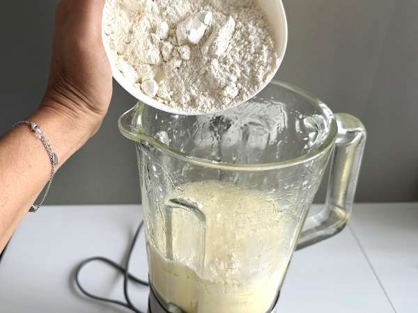 Pâte à cake salé au mixeur : facile, rapide et ultra moelleuse - Préparation etape 4