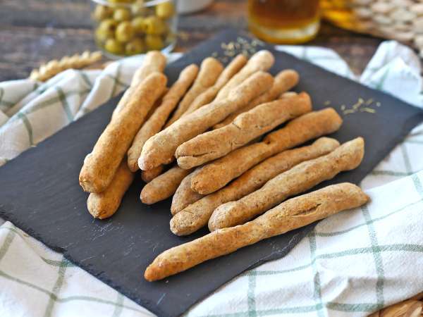 Gressins maison aux herbes : simples à faire et hyper croustillants ! - Préparation etape 7