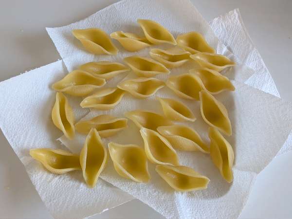 Conchiglioni farcis à la ricotta, courgettes et citron - Préparation etape 3