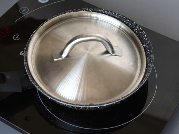 Oeufs au plat au miel et à la mozzarella, le petit déjeuner express sucré salé et pimenté! - Préparation etape 3