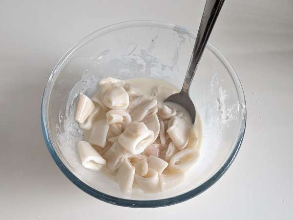 Anneaux de calamars au air fryer : croustillants, dorés et faciles à faire - Préparation etape 4