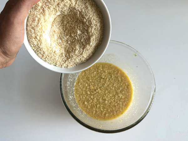 Gâteau ultra moelleux aux pistaches, au citron vert et à la courgette - Préparation etape 5