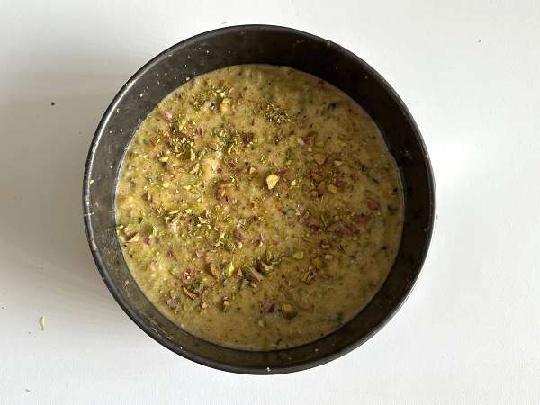 Gâteau ultra moelleux aux pistaches, au citron vert et à la courgette - Préparation etape 7