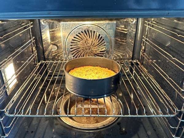 Gâteau ultra moelleux aux pistaches, au citron vert et à la courgette - Préparation etape 8