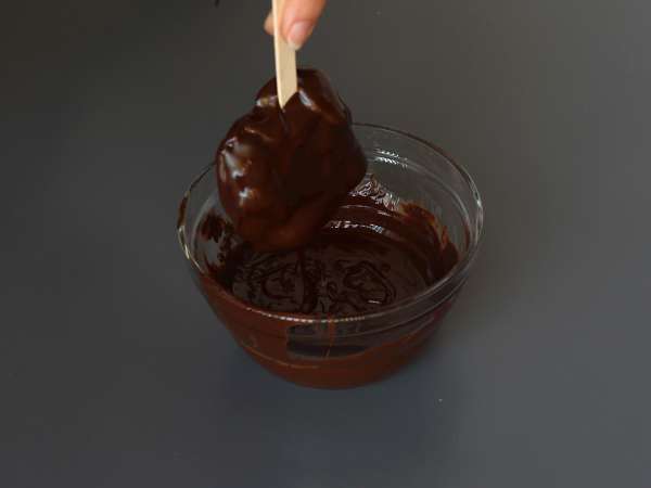 Glaces skyr, framboise et chocolat. Le snack sain des journées ensoleillées! - Préparation etape 4