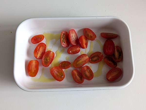 Nids de pain à la mozzarella, tomates et olives - Préparation etape 1