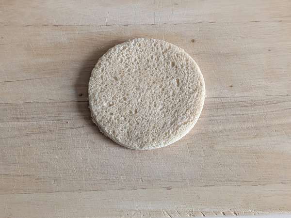 Nids de pain à la mozzarella, tomates et olives - Préparation etape 3