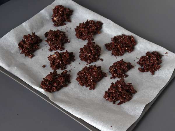 Pringles au chocolat en roses des sables - Préparation etape 4