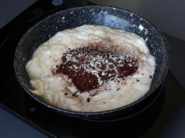 Dubaï chewy cookies, la recette virale des mochis garnis à la pistache et au kadaïf - Préparation etape 6