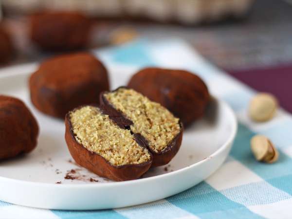 Dubaï chewy cookies, la recette virale des mochis garnis à la pistache et au kadaïf - Préparation etape 11