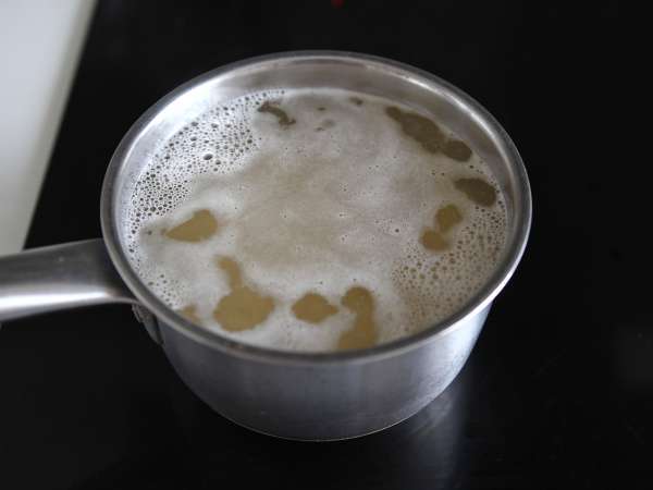 Salade de pâtes orzo au saumon et à la courgette - Préparation etape 1