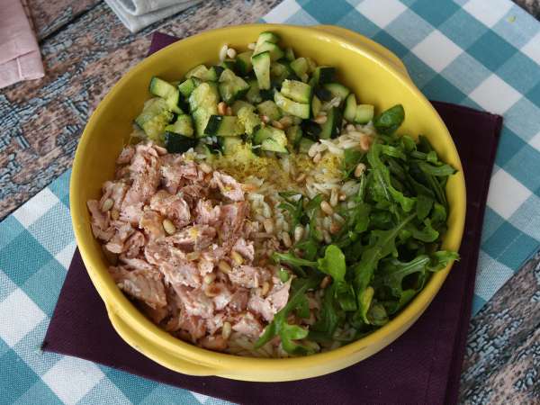 Salade de pâtes orzo au saumon et à la courgette - Préparation etape 8