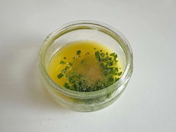 Croûtons aux herbes au air fryer : croustillants, rapides et anti-gaspi ! - Préparation etape 4