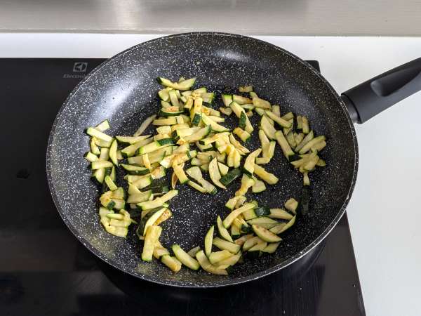 Carbonara aux courgettes : la recette végétarienne facile à réaliser - Préparation etape 3