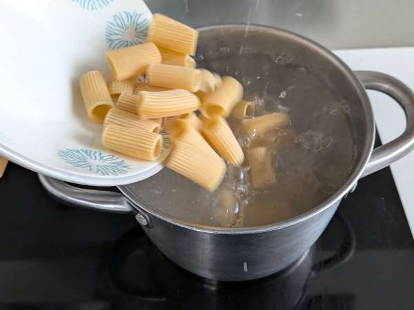 Carbonara aux courgettes : la recette végétarienne facile à réaliser - Préparation etape 4