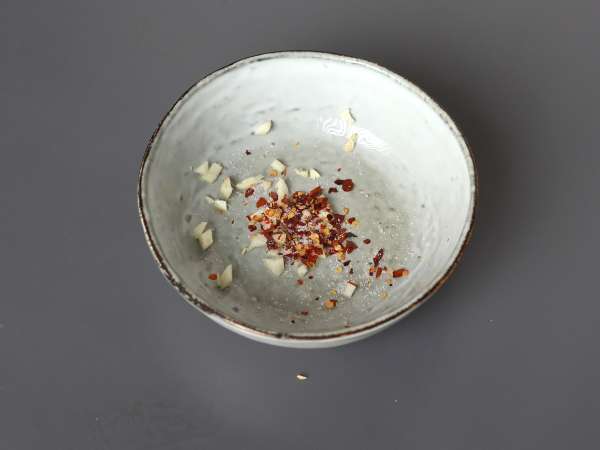 Salade de concombre épicée à la cacahuète - Préparation etape 4